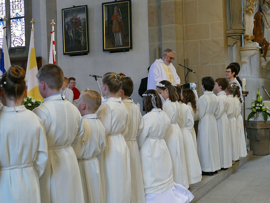 Feier der 1. Heiligen Kommunion in Sankt Crescentius (Foto: Karl-Franz Thiede)